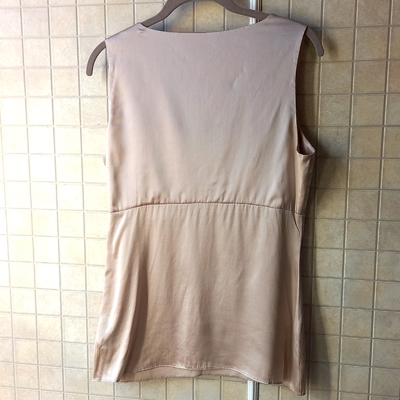 Le Chateau gold silk top - Picture 2 of 4